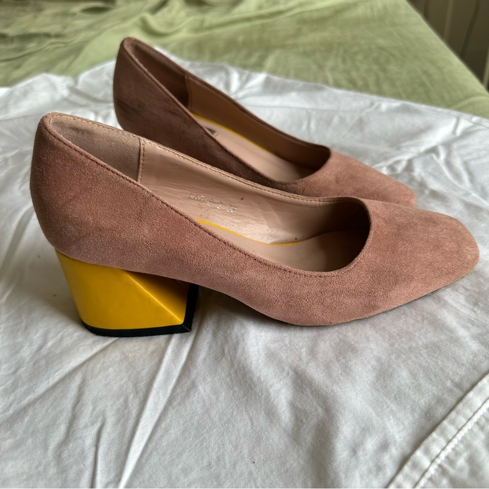 AMAZING vintage colorblock heels